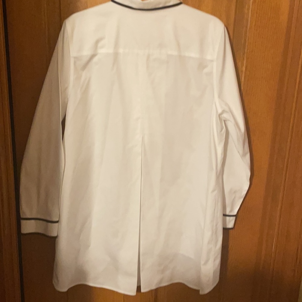 White blouse - Picture 5 of 7